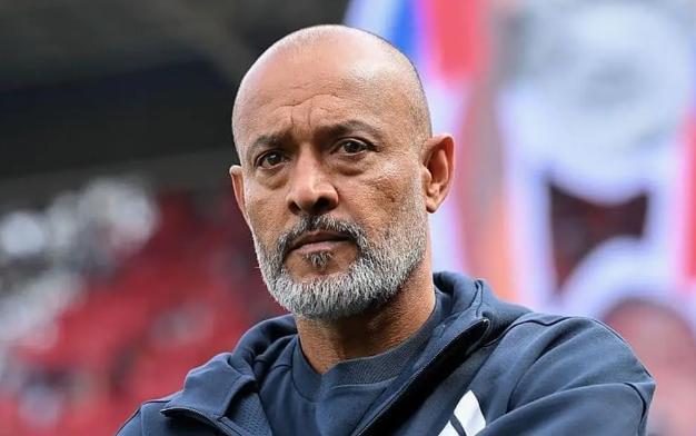 英超西汉姆联队主教练努诺的合同，可能是全欧洲最狠的一份。里面白纸黑字就一条：球队