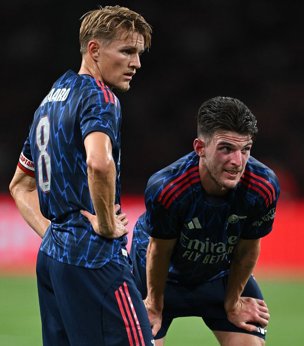 德克兰·赖斯：“马丁·厄德高是我们的主力队长，他非常出色。但幕后还有一个领导团队