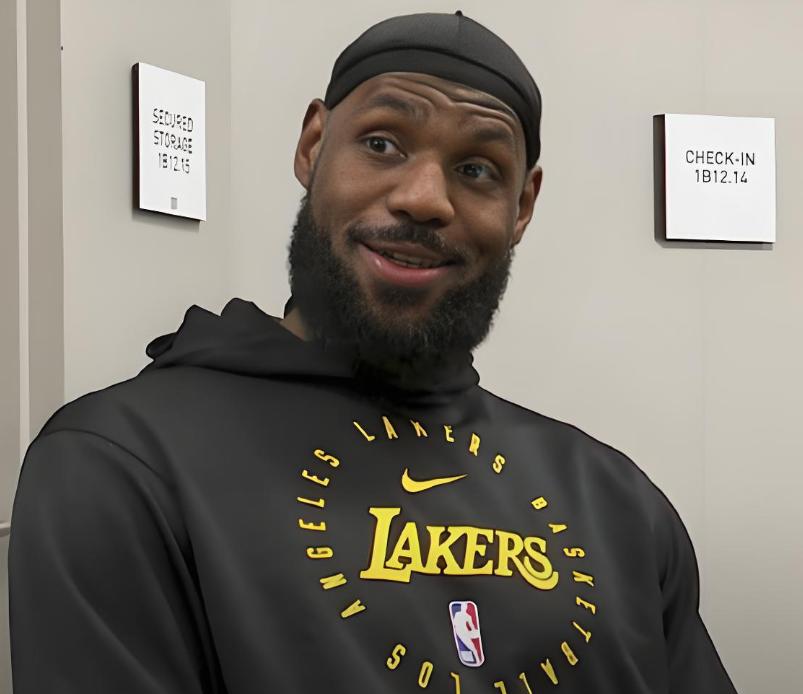 佩服佩服！老詹今天把话说透了，季后赛就得这么干啊！湖人今天赢球后，已经确定首轮