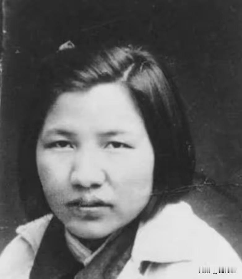 一天，毛泽民的前妻钱希均去看毛主席，轻声说道：‘泽民不在了，主席要照顾一下远志。