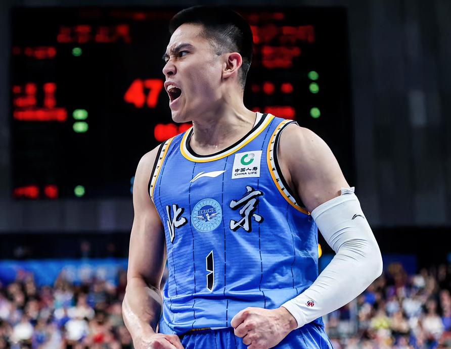 赵睿：琦哥，你觉得你这赛季的出勤率能达到50%或者往上吗？？？周琦：那肯定妥妥