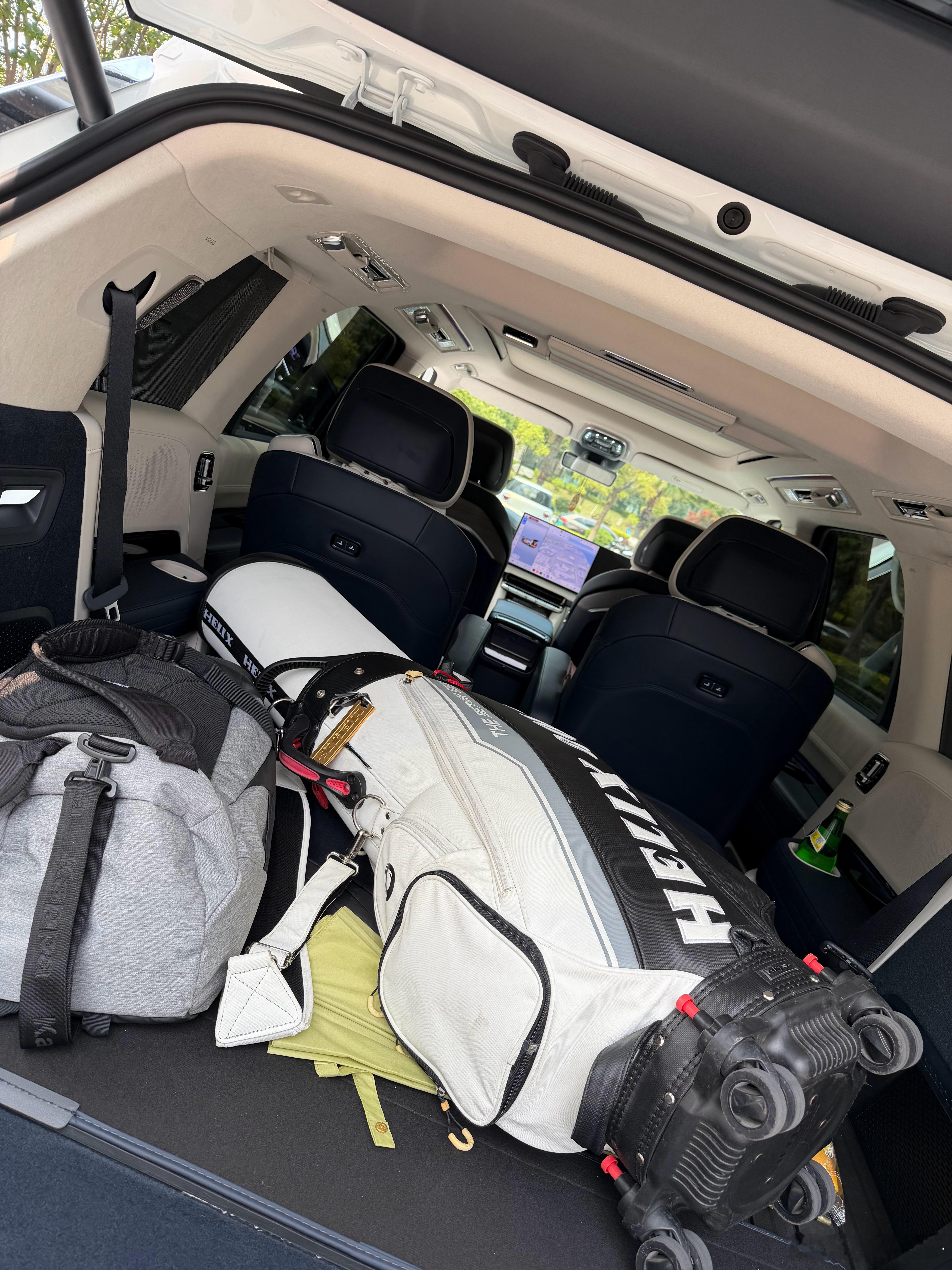 今天受邀参加个高尔夫比赛，开着我的大9X去可还行？