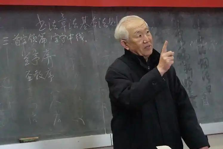 老人言：1、十龙九富，十虎九贵。2、一家三条龙，一辈子不受穷。3、白马怕金