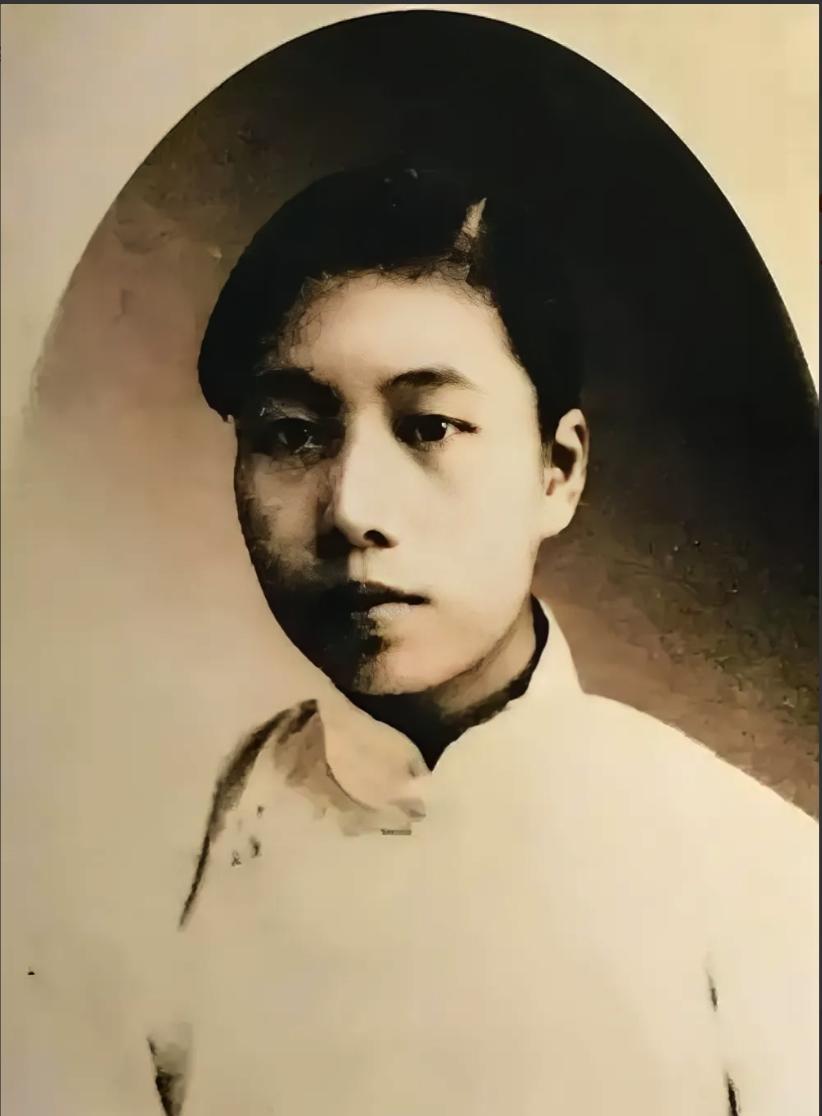 1941年12月，许广平被捕，日军见她满身伤痕却没有屈服，气得不行，随即怒喊道：