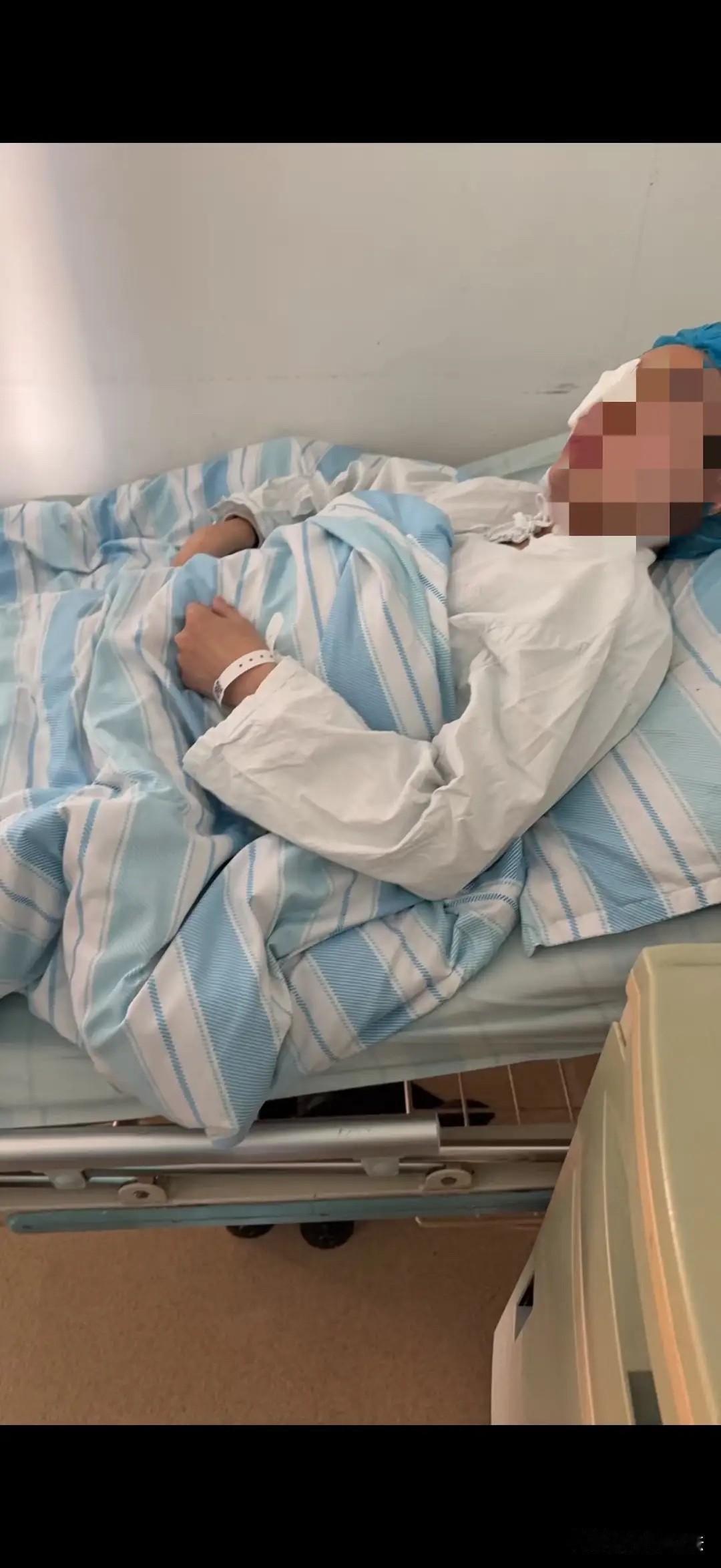 “离大谱！”浙江瑞安，42岁小学英语老师课间看到1男1女2名6年级学生在教室里打