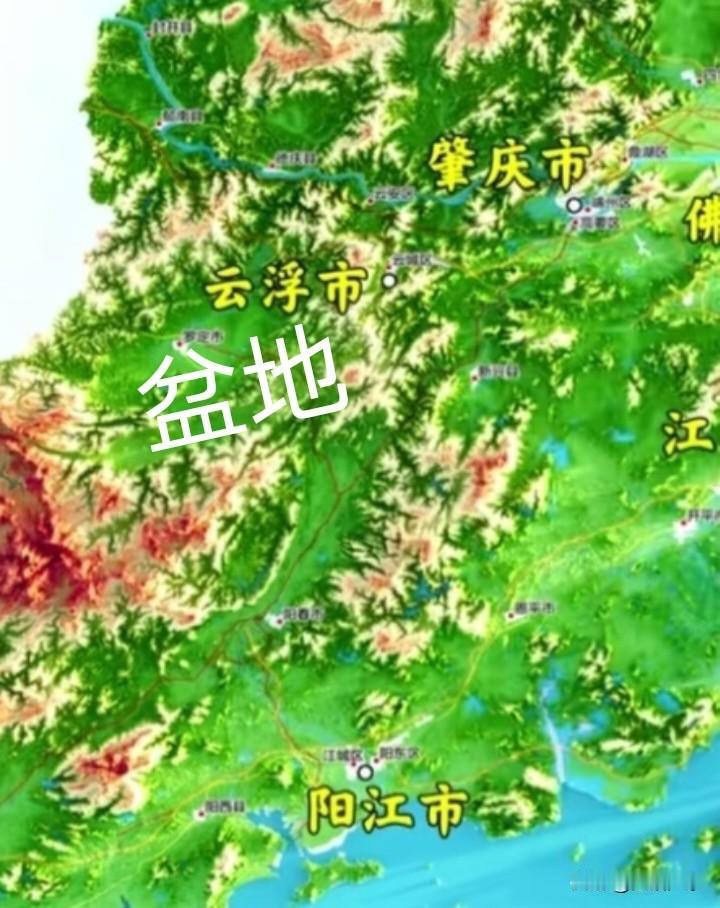 云浮发展滞后是存在原因的。多年来，云浮市的经济总量在广东始终处于垫底位置。这是为