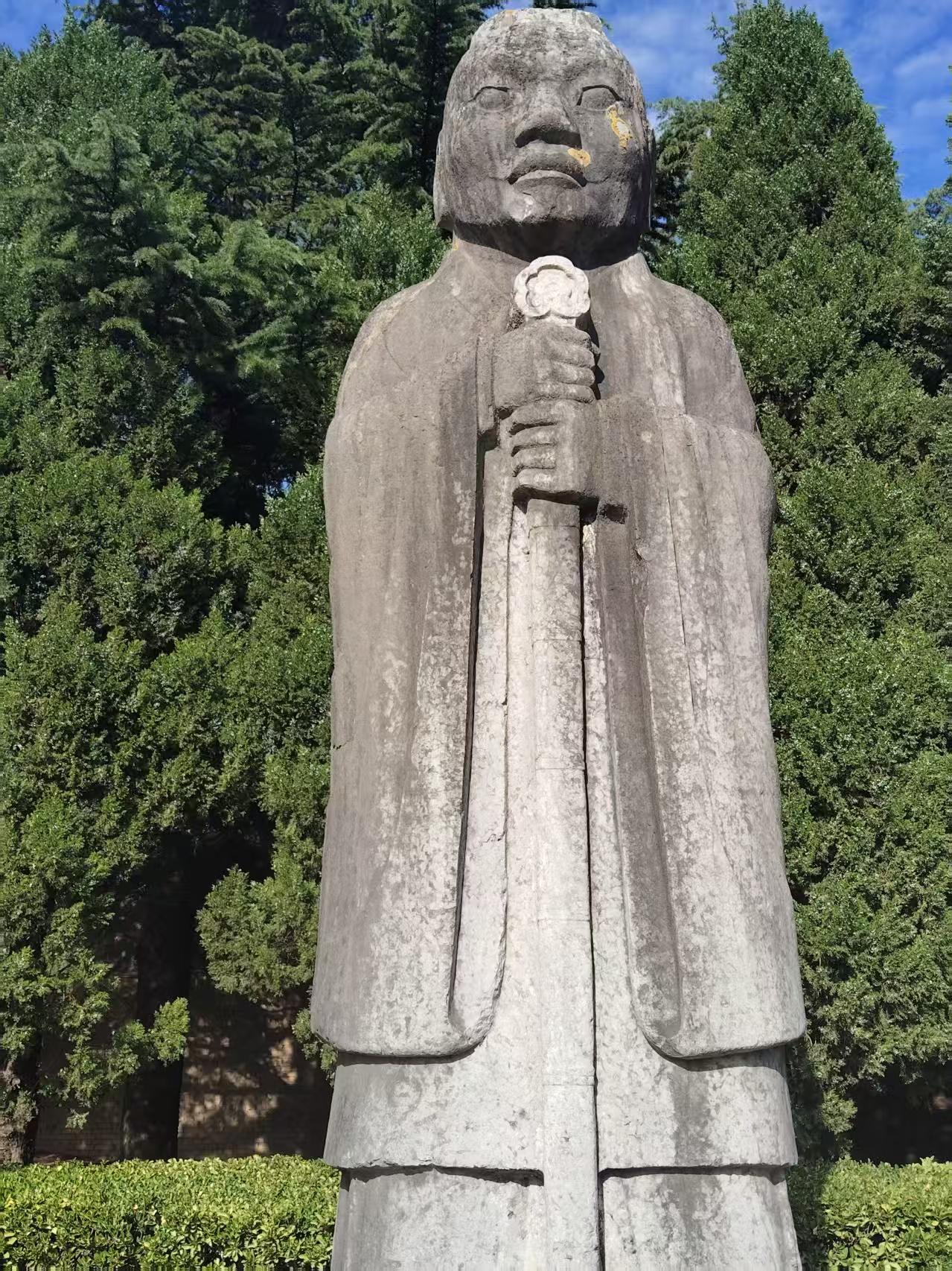 泰柬冲突爆发以前:记者:你觉得泰国军队怎么样？路人: