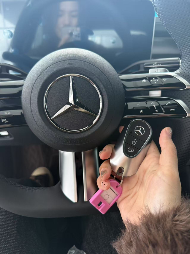 看车订车一天搞定,进来看看有没有买贵8号早上第一次逛奔驰,看上260l,四儿子