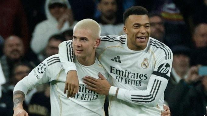 皇马前场首发的攻击手们难得的全都有进球，姆巴佩梅开二度，维尼休斯一球两助，马斯坦