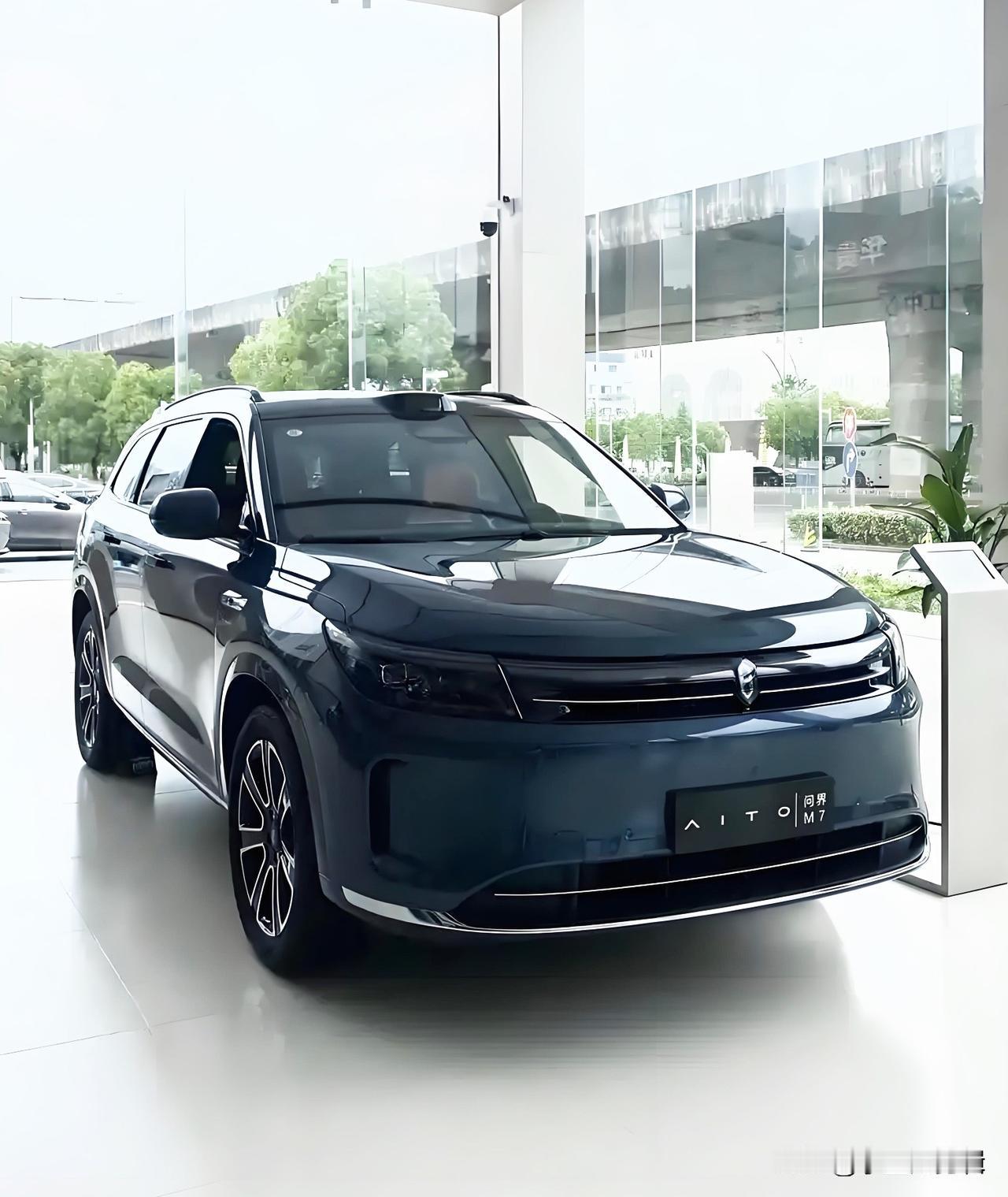 传统豪车要凉？30万国产SUV竟让120万宝马车主沉默了！刚刚看到一则重磅消