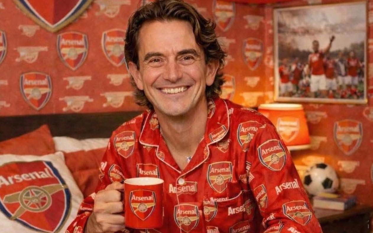 弗兰克下课热刺战绩不佳，主教练弗兰克难逃其咎，他是第一责任人，这毫无疑问。所以