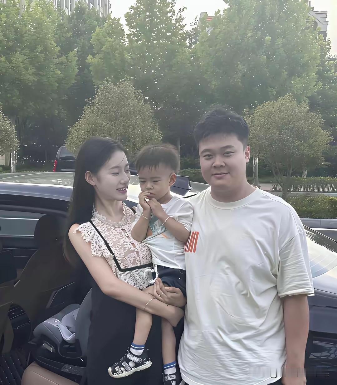 小伙子这老婆炫得……我居然无法反驳！[爱心][爱心][爱心]