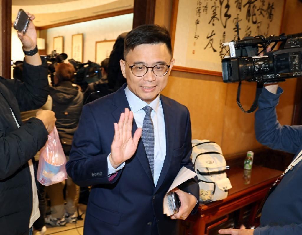 赖清德力挺赖瑞隆夺高雄市长提名，柯志恩：终于知道我的对手是谁了赖清德力挺的