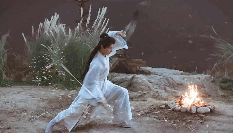 成毅李相夷是江湖里的朱砂痣，红的耀眼夺目！成毅李莲花是江湖里的白月光，清的温柔绵