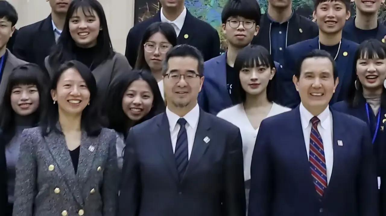 萧旭岑的结局大概率会和蔡正元一样！马英九最终还是决定以基金会的名义提告前助手萧