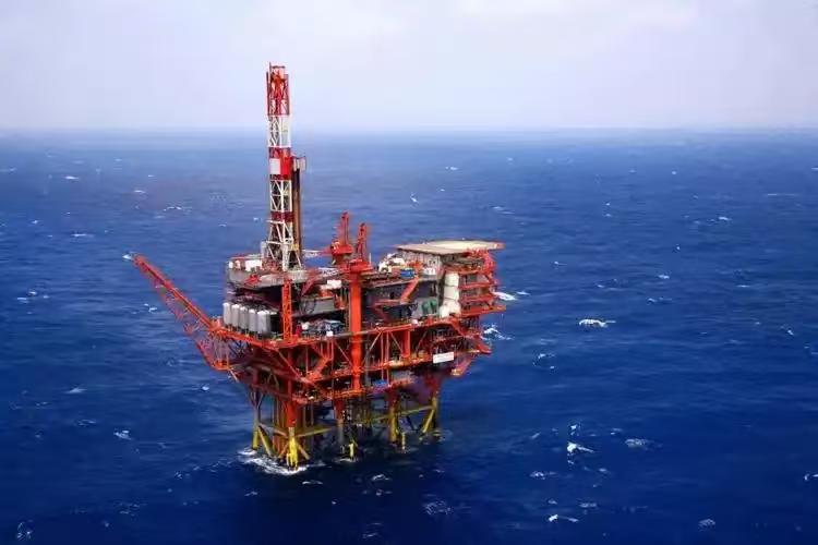 南海有大量的石油资源，为什么中国不开采？其实原因很简单，越南已经在那里开采了，如