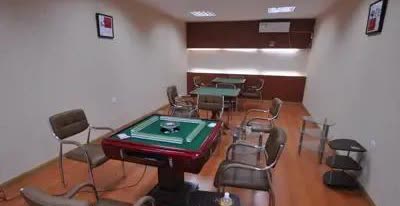 输钱？不是你技不如人！棋牌室里天天都有一大群人打麻将。如果你站在旁边观战