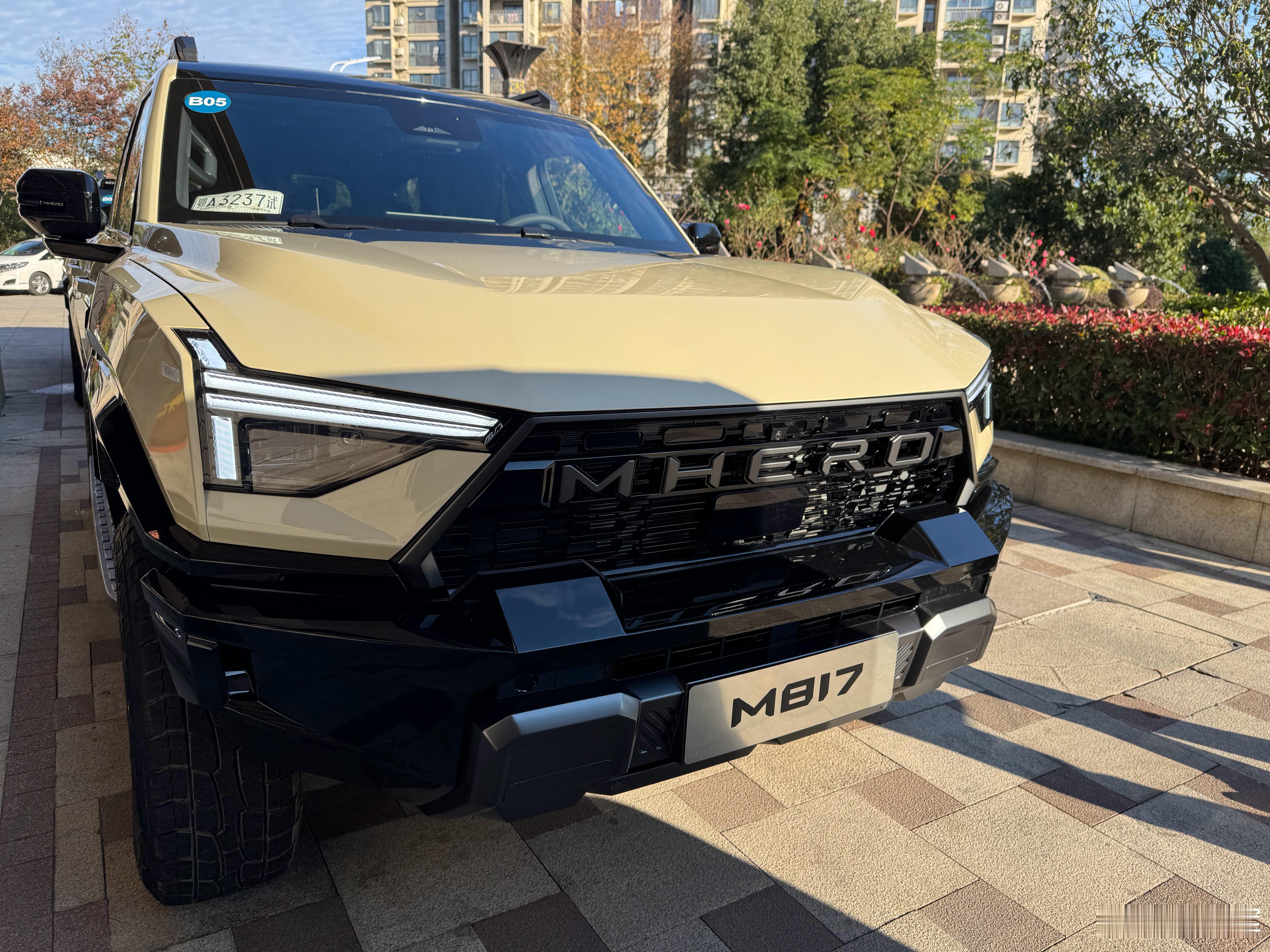今天在家门口试驾一下猛士M817HERO感谢新能源不到30万就能搞定揽胜5.0