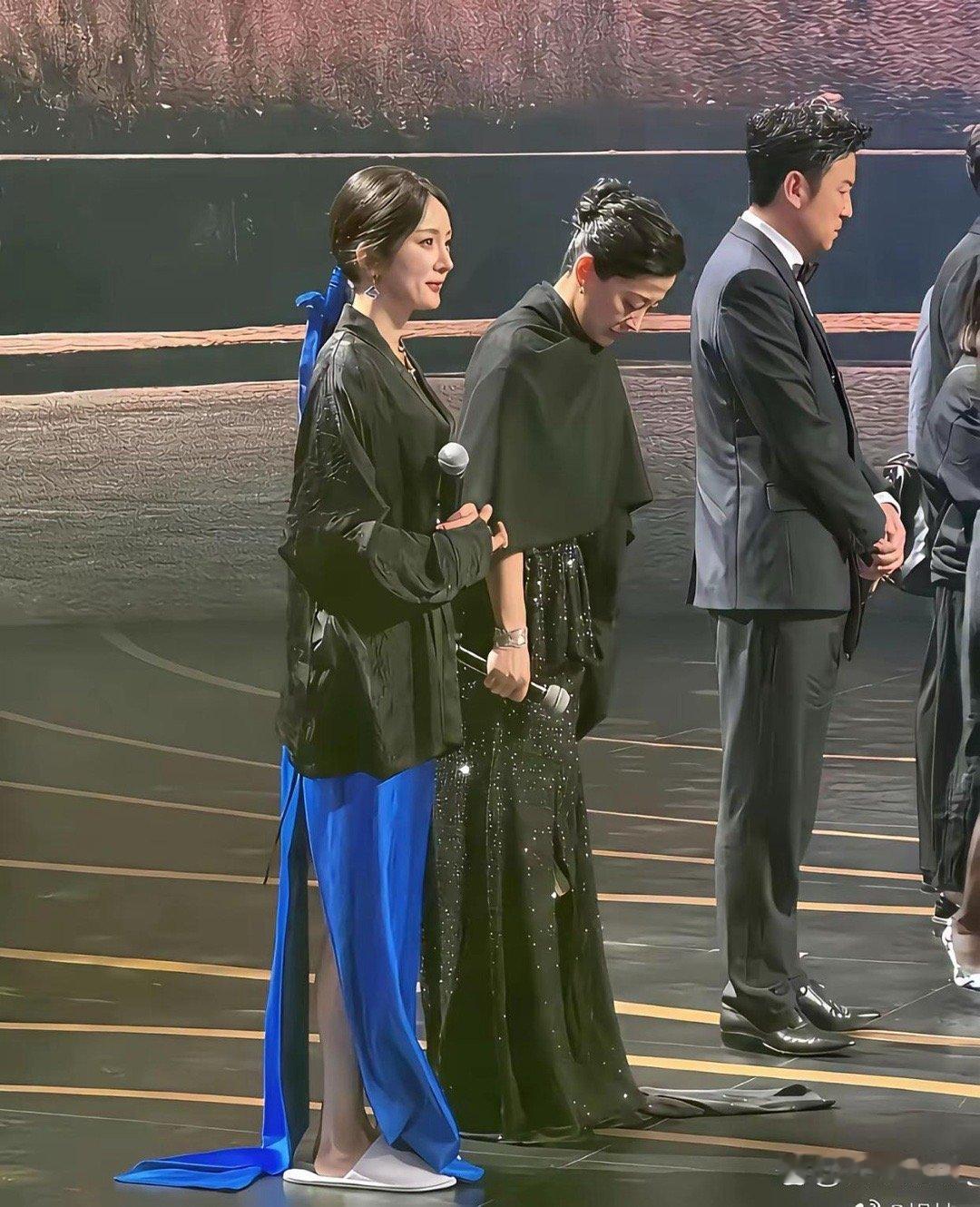 谁仔细看杨幂的脚了？真的直接被惊呆，细节处都透着精致，也太绝了吧！