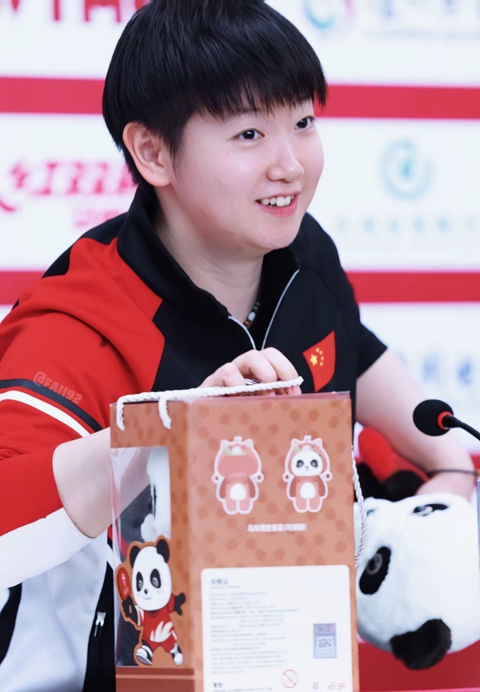 乒乓球香港总决赛分组出炉，分析国乒4朵金花签位1、王曼昱——上上签首轮对阵张本美