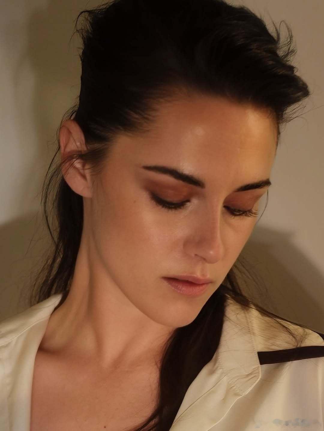 KristenStewart克里斯汀斯图尔特今日份的妆造细节，再夸一夸这次的妆