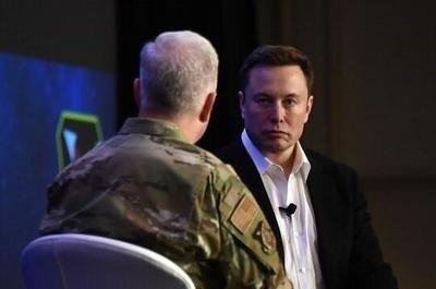 美国要变天了？据媒体2月3日报道，美军上将曾追问马斯克：“如果发生战争，我们能打