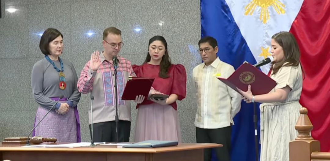 卡耶塔诺硬气了一回！5月25日，菲参议长卡耶塔诺对外声称，只要对方有13人举手