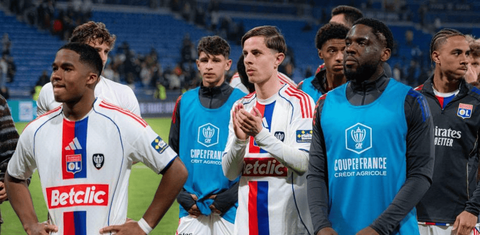 乌姆蒂蒂: 恩德里克拿球第一想法就是射门, 他必须做出改变