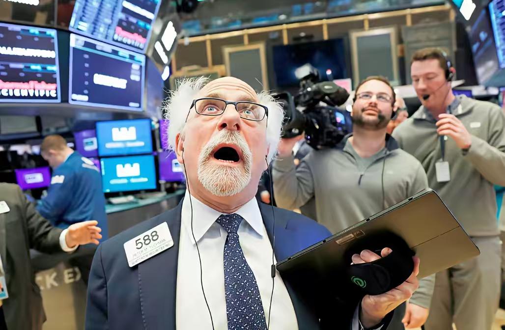 外媒酸了！最近中国一连公布三个好消息，信号越来越明显了。第一，外贸出口取得开