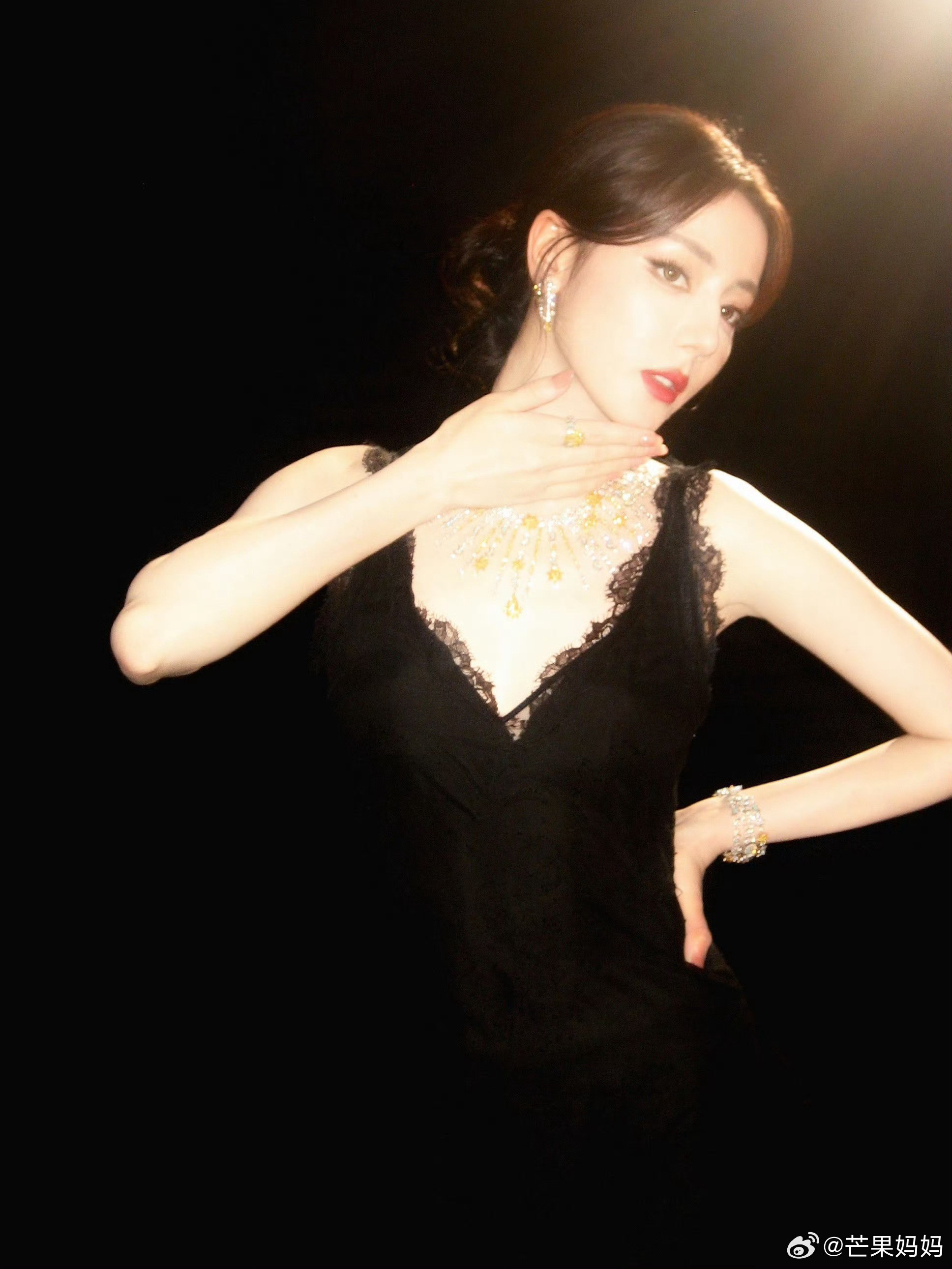 迪丽热巴工作室审美工作室我要夸夸你了，CCD最严厉的母亲，美得我要昏了。。。