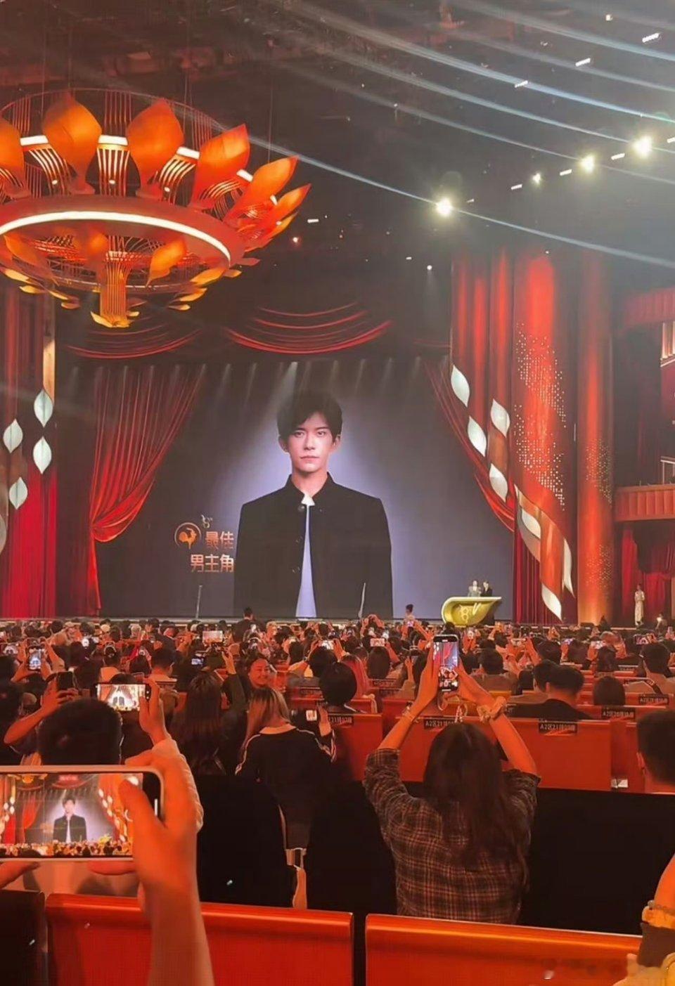 拿到了，拿到了，拿到了，毫无悬念，就问你们羡慕不啊啊啊啊啊