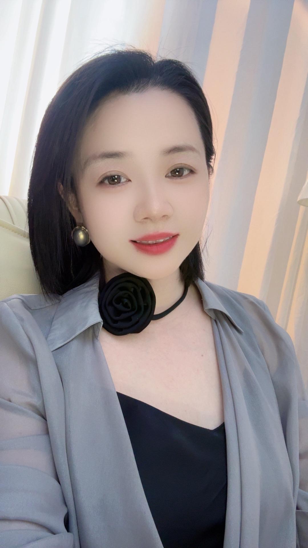 女人真的需要找一个格局比你大，能力比你强，眼光比你长远，教你人情世故...