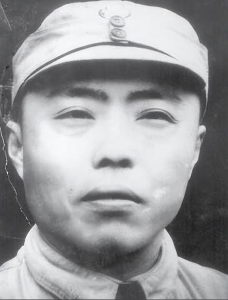 抗战时期，项英为何死攥着皖南不肯走？中央电报催到措辞严厉，他的执念终酿皖南惨剧。