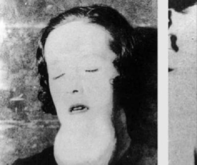 快讯！快讯！。美国镭公司负责人突然宣布了。1920年代的新泽西橙市，