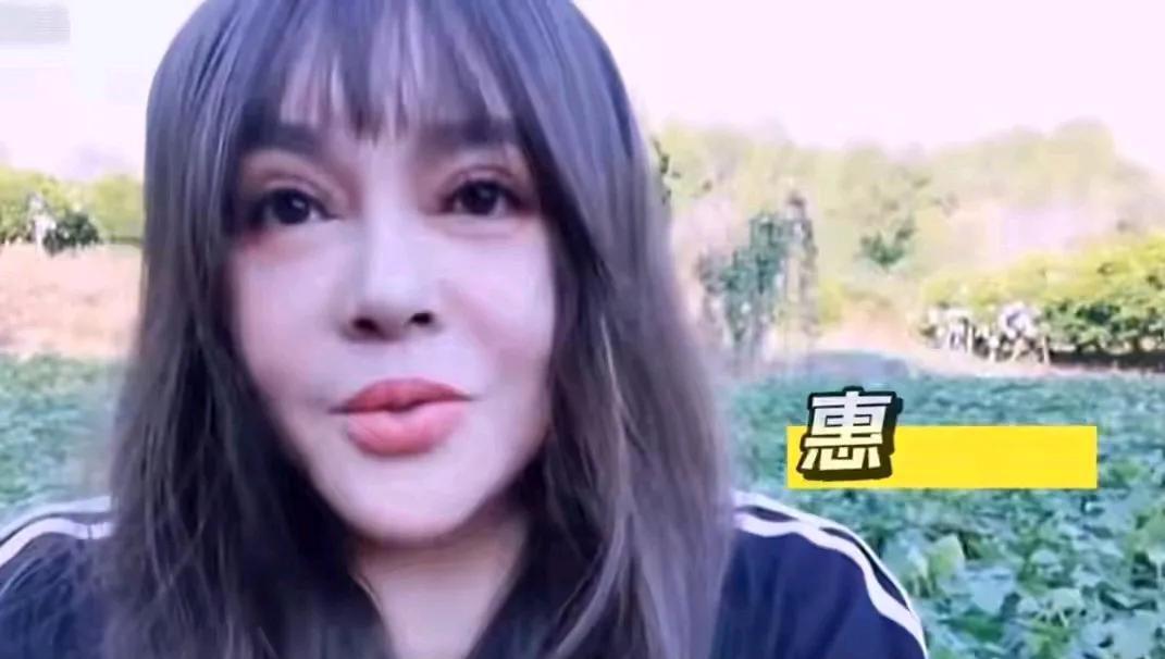 千百惠儿子发讣告，说她在8月19日突发疾病离世，终年62岁。她前夫高大林，也是歌