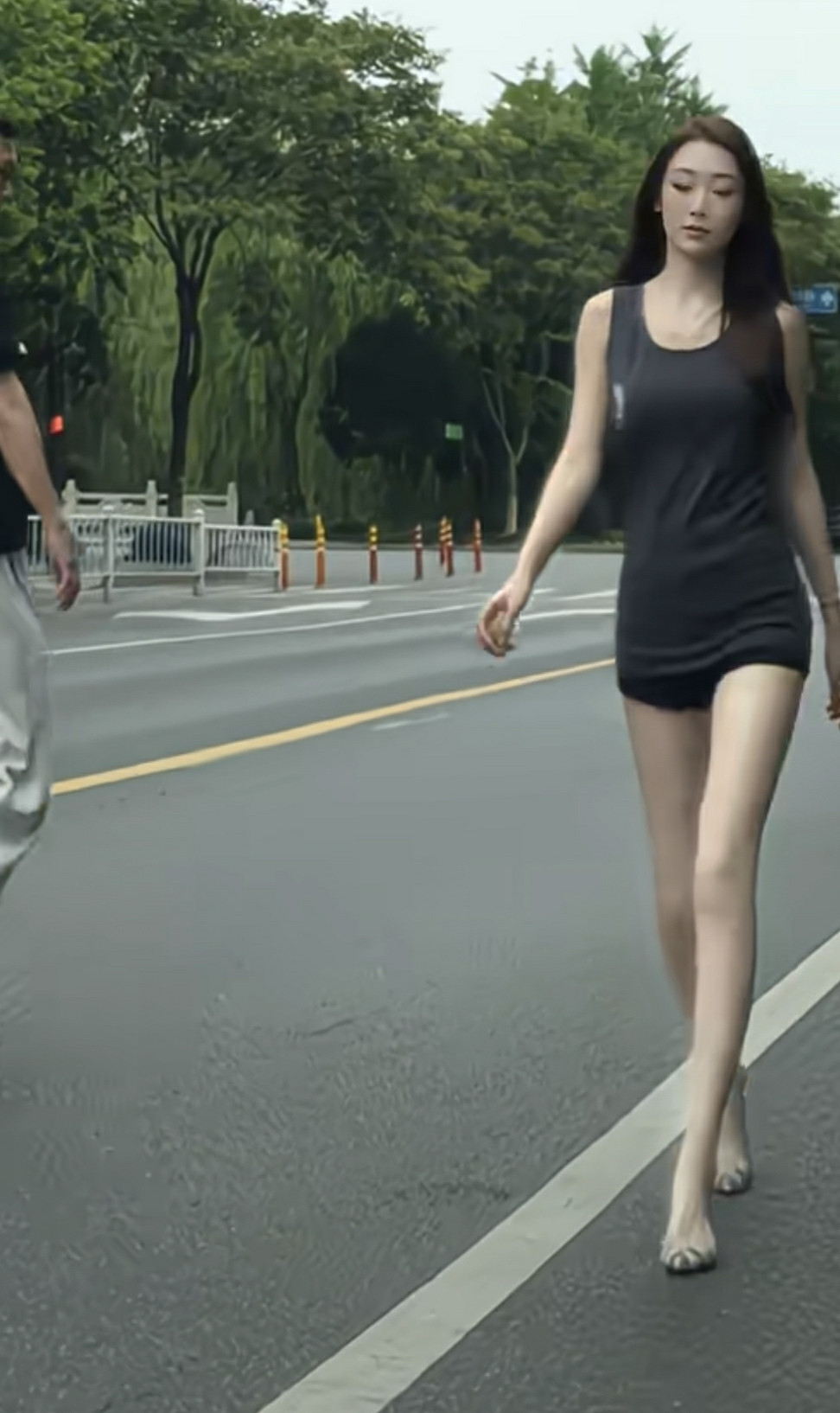 谁不得多看两眼