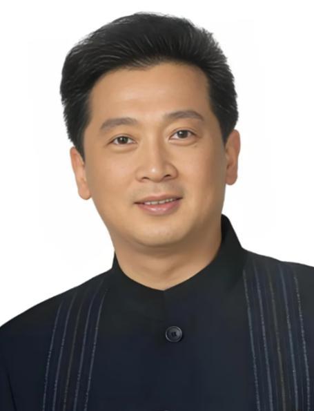 他在老山前线壮烈牺牲，母亲悲伤过度，导致精神失常，时隔多年，郁钧剑在“等着我”栏