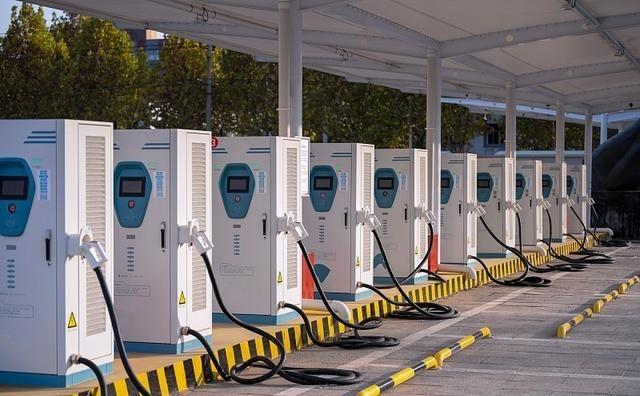 一旦霍尔姆斯海峡被封，中国石油还够用吗？全电动化才是底牌霍尔姆斯海峡这个地方