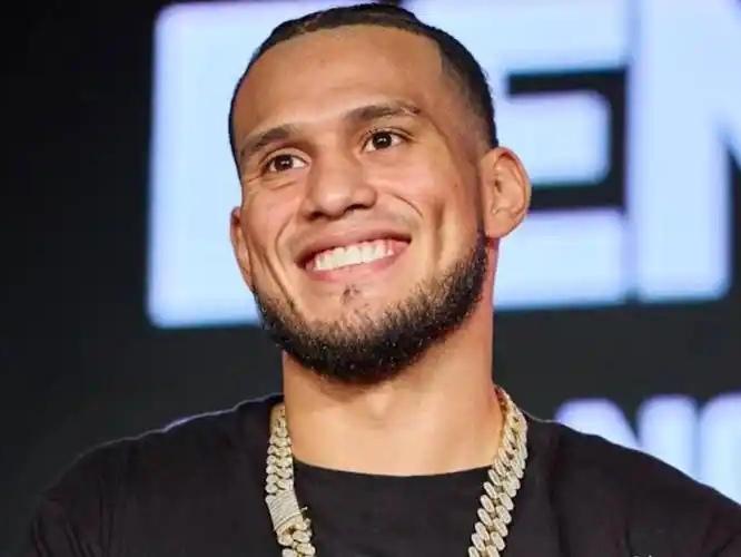 十一月份主要拳击赛预告一、11月2日(周日),轻重量级赛,布阿西对决扎克-帕克