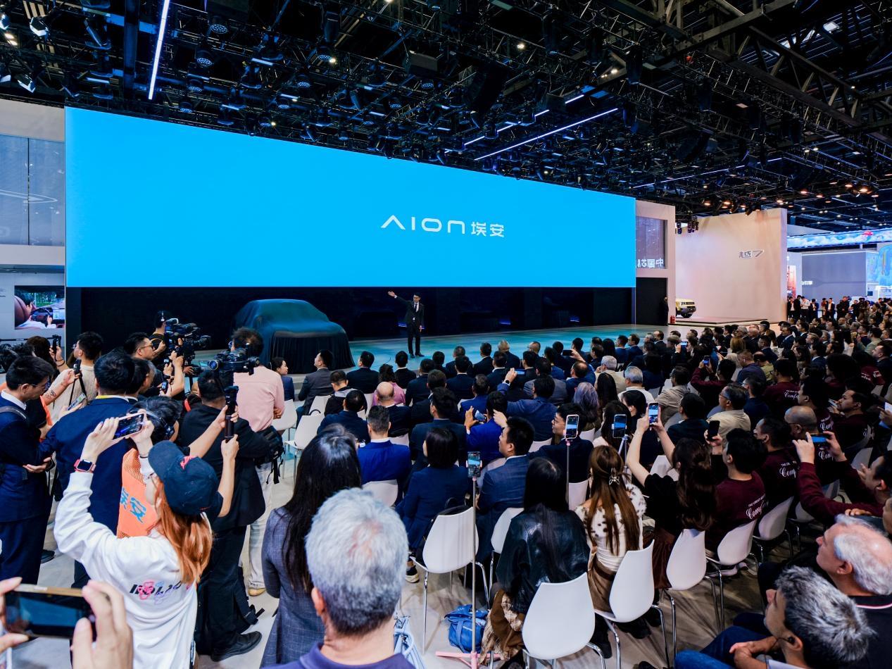 从北京车展看埃安“松弛感”背后的品牌逻辑。在2026北京车展现场，埃安展台