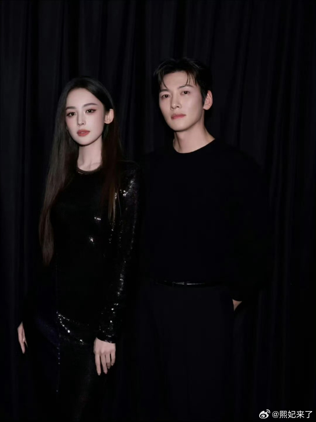 娜扎池昌旭又同框了好美的两张脸巴黎时装周娜扎和池昌旭又同