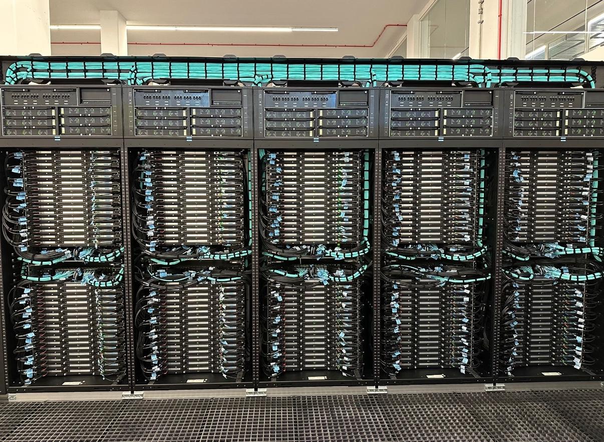 差了整整2500倍，离谱到不像失误，倒像一场资本闹剧说出来你可能不信，一个号