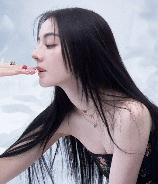 繁花似锦觅安宁，淡云流水度此生