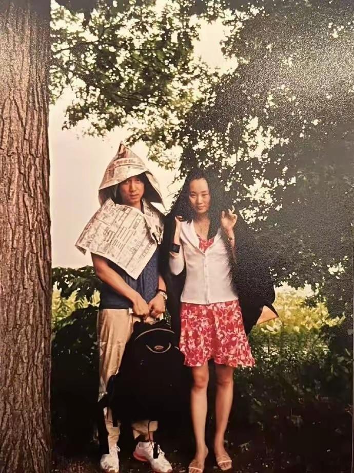林依轮庆祝结婚30年，公开十八宫格旧照表白西华，珍珠婚太甜了​​​