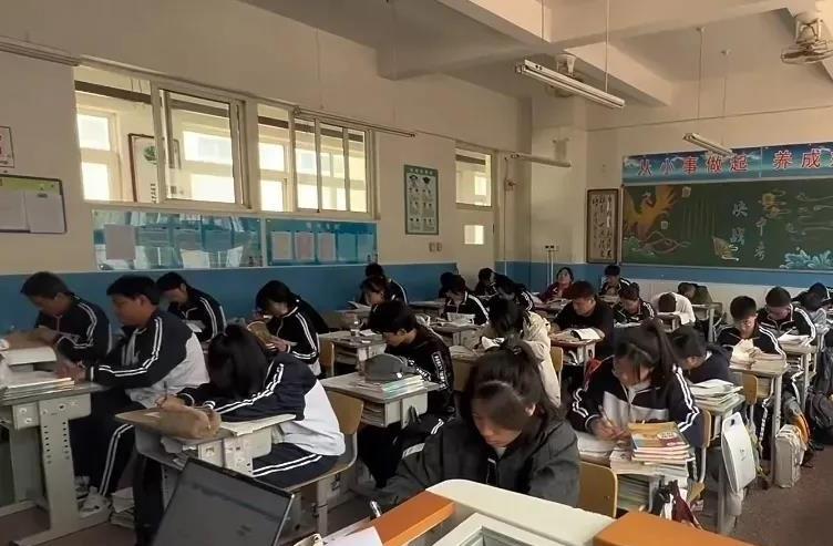 高中语文网课，看这几位老师就够了！前段时间分享过高中数学网课，然后有不少人就