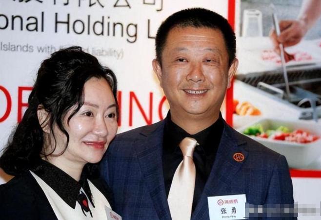 1994年，四川一16岁女孩为了帮哥哥还债，辍学外出打工，不惜陪伴老板2