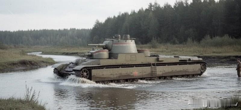 上世纪二十年代末三十年代初的时候，苏联军事工业曾经在柏林工程师爱德华·格罗特的影