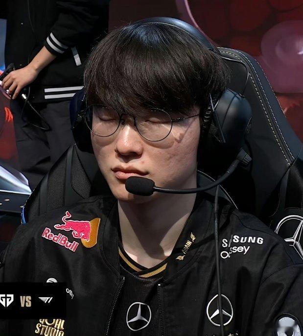 GEN对战T1Faker已经开始闭眼这才是BO1啊Faker打GEN赛前闭眼