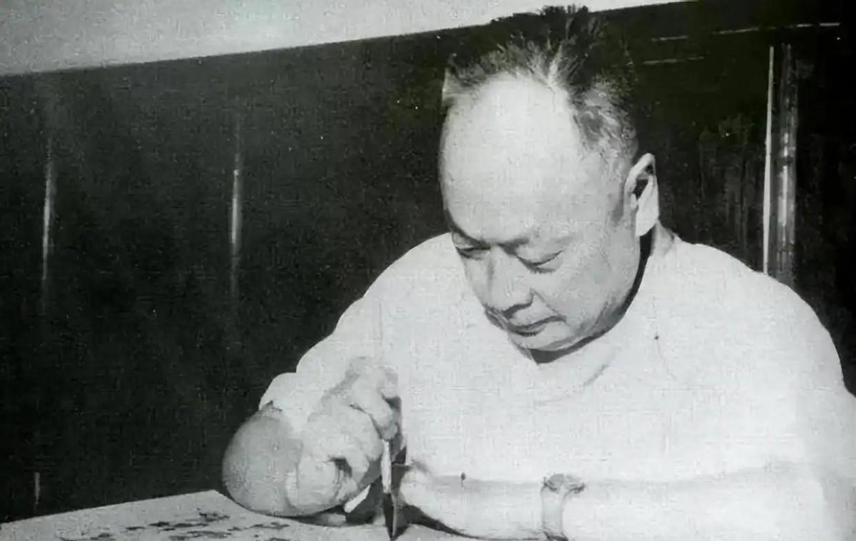 1954年在陈毅调离上海之前，他对贺子珍叮嘱了一件事，贺子珍却谦虚地表示自己无资