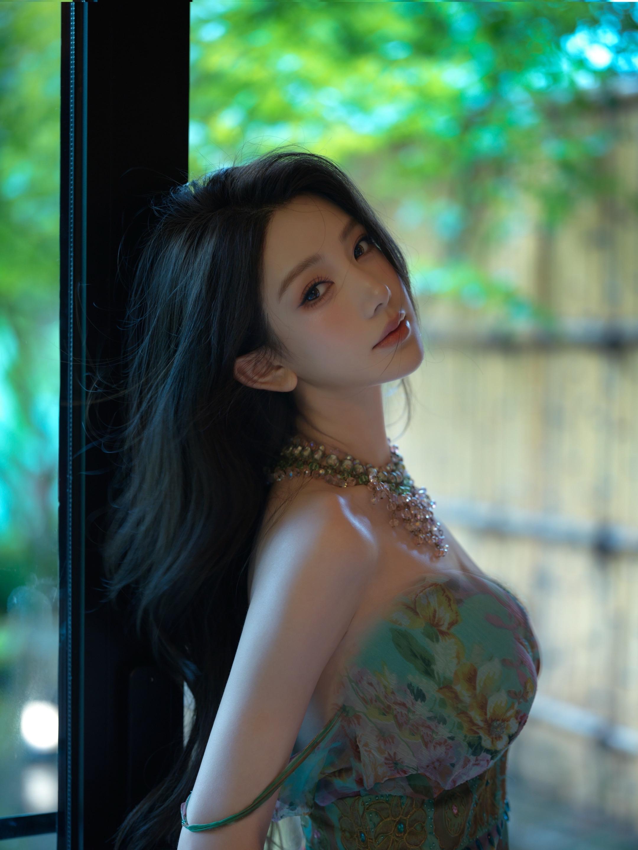 蝉声渐弱，晚风渐凉。八月走了，夏天也是。🧚‍♀️